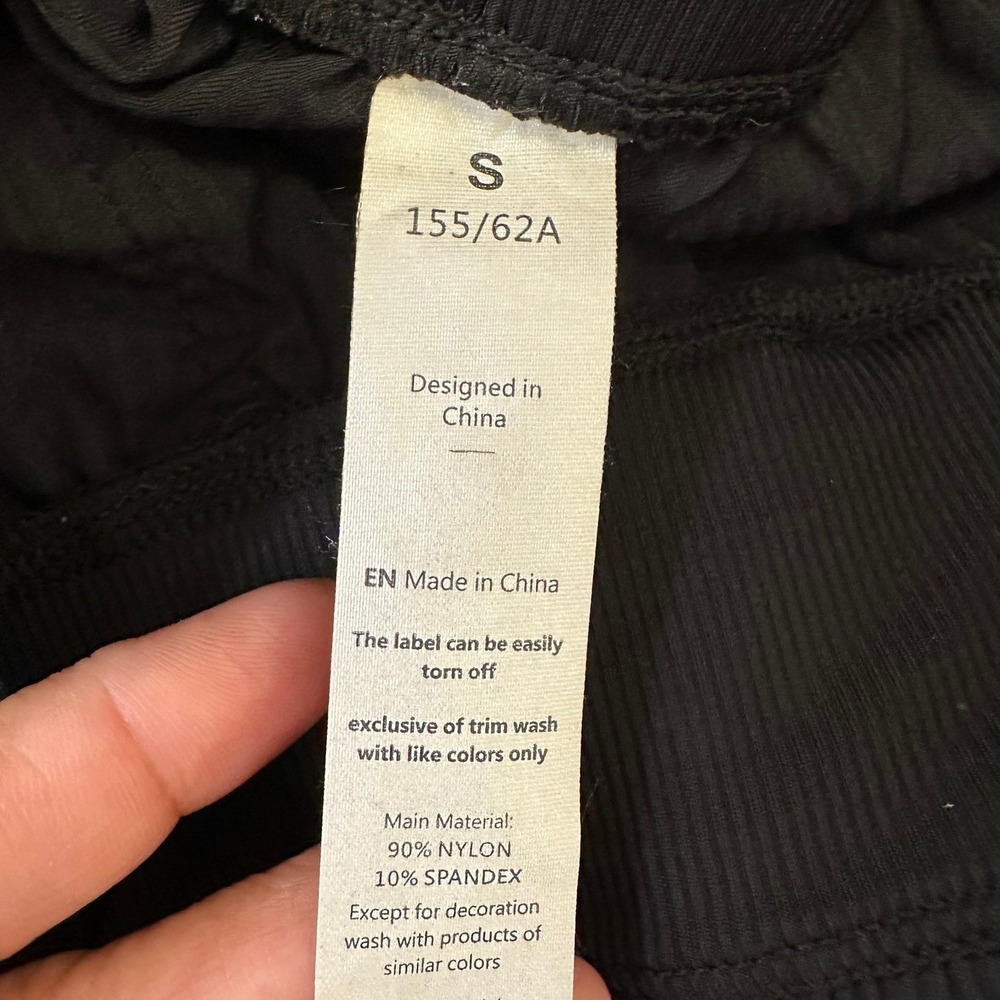 Lululemon Joggers Womens Size S Black Beyond the Studio Tapered Athletic Pants - Picture 6 of 9
